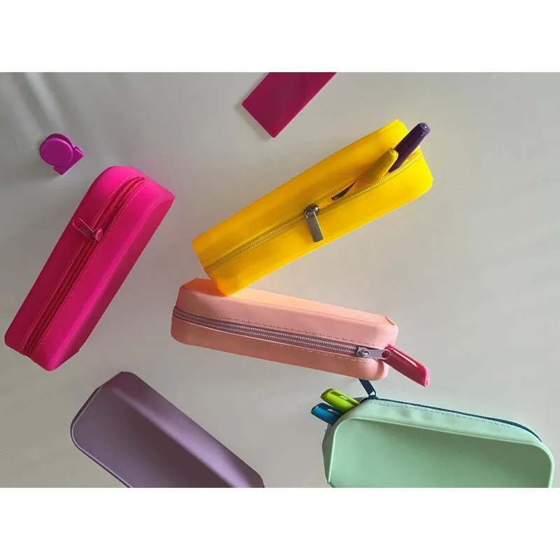 Ingabe I-Innovative Silicone Pencil Bag Ifikile Emakethe, Isikole Esiguqulayo Nempahla Yasehhovisi?